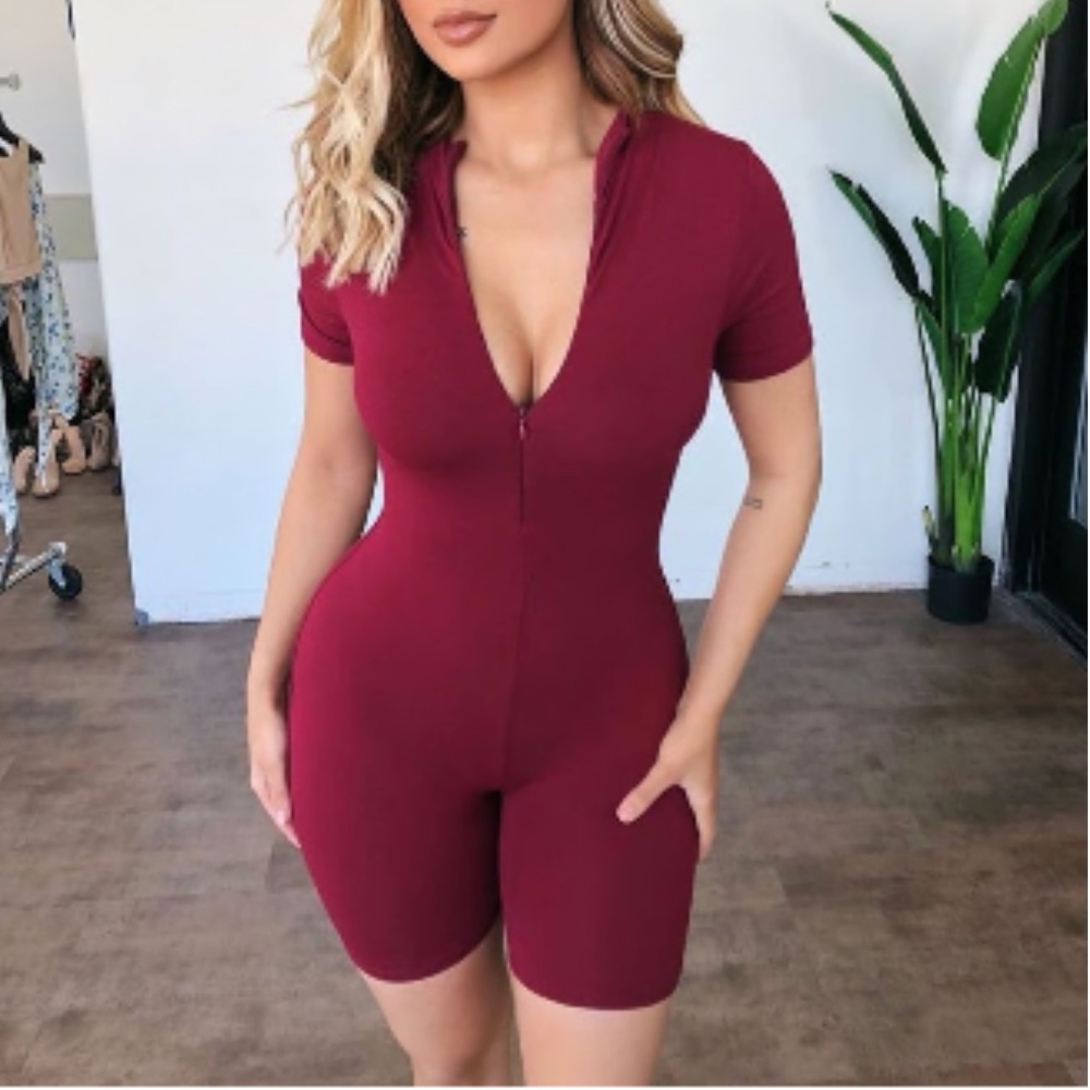 OOTDFash Burgundy Short Sleeve Zip Front Bodysuit Romper